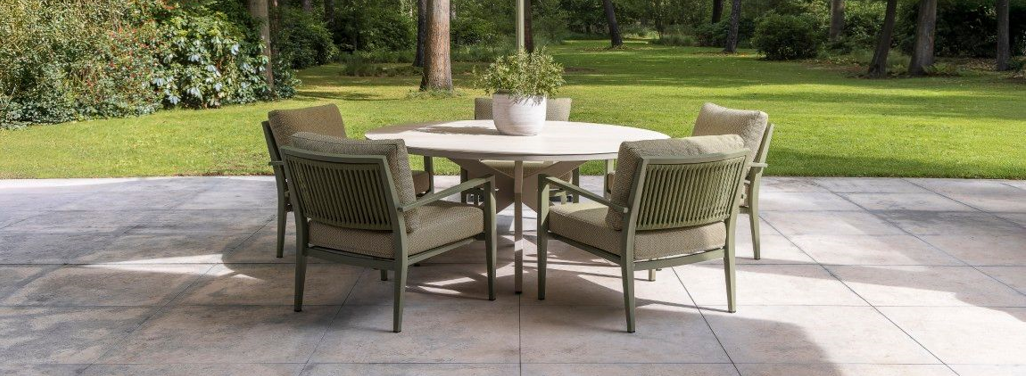 Low dining tafels