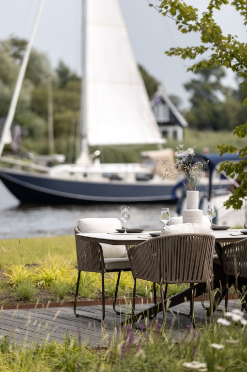 Yoi Calera - dining chair, bronze