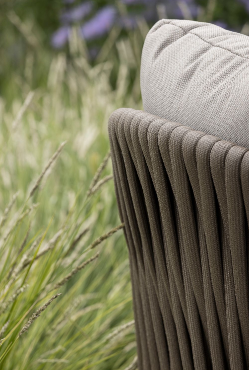 Yoi Hydra - low dining chair