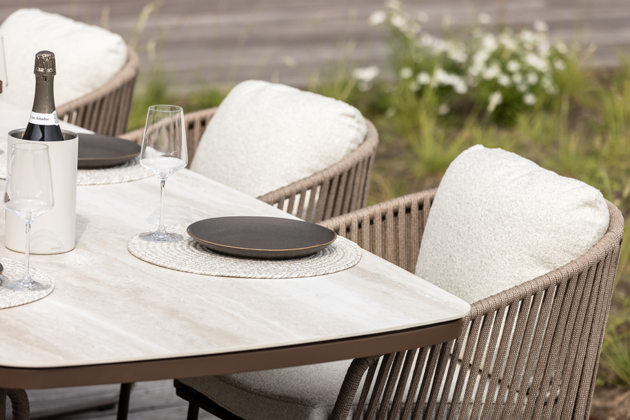 Yoi Calma diningtafel