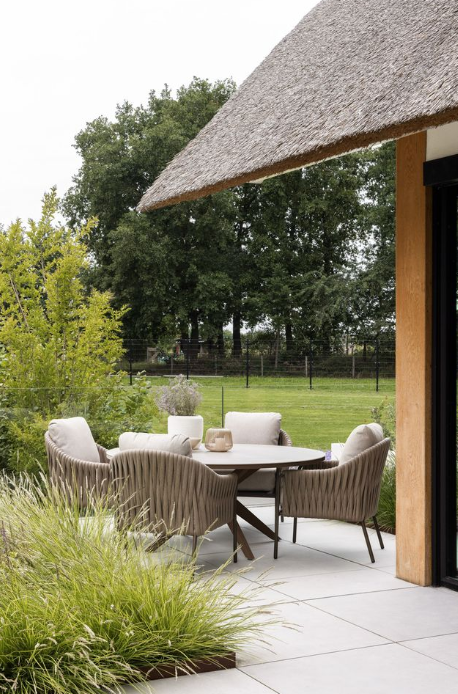 Yoi Calma low dining tafel, Ø 160 cm rond
