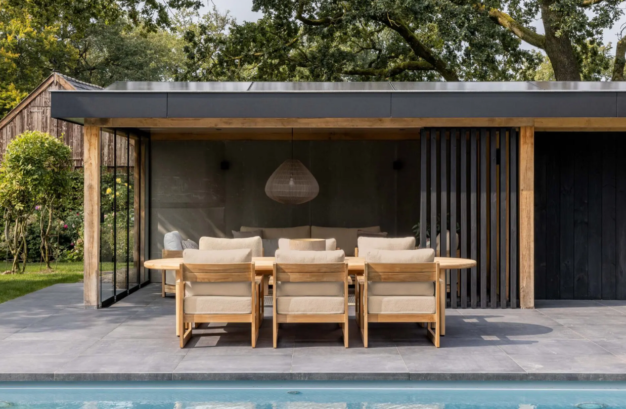 Yoi Fiji - low dining chair